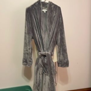 Women’s Gray Plush Robe Old Navy L-XL